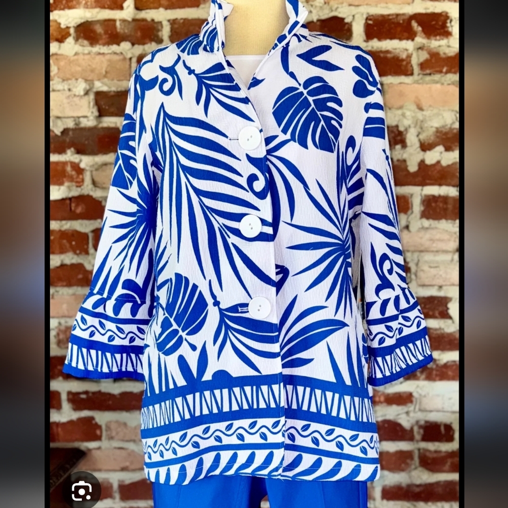 Multiples Blue and White Leaf Pattern NWT - image 1